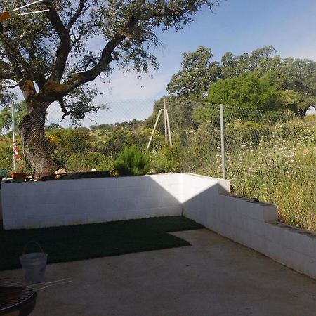 Villa Saudade, Casa Entre Encinas El Castillo de las Guardas Exterior foto